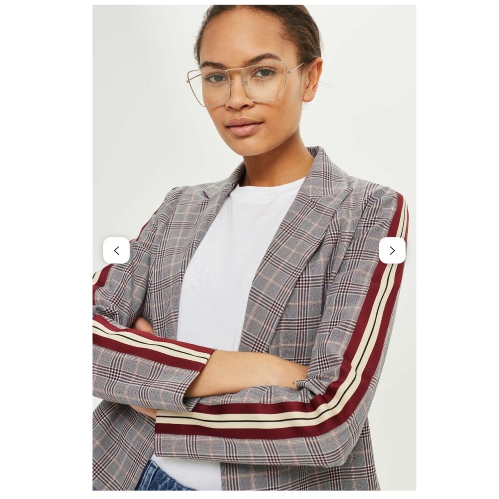 Chic Plaid Women's Blazer with Burgundy Accents